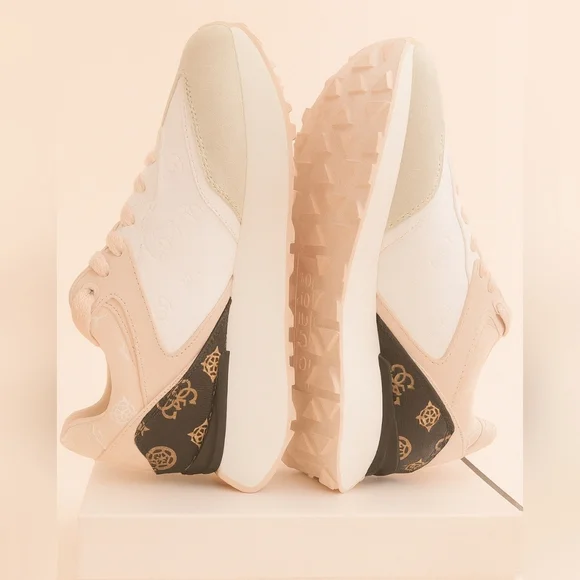 GUESS Luchia 3 Logo Sneakers – White Multi – 7.5M – NEW IN BOX - Picture 9 of 9